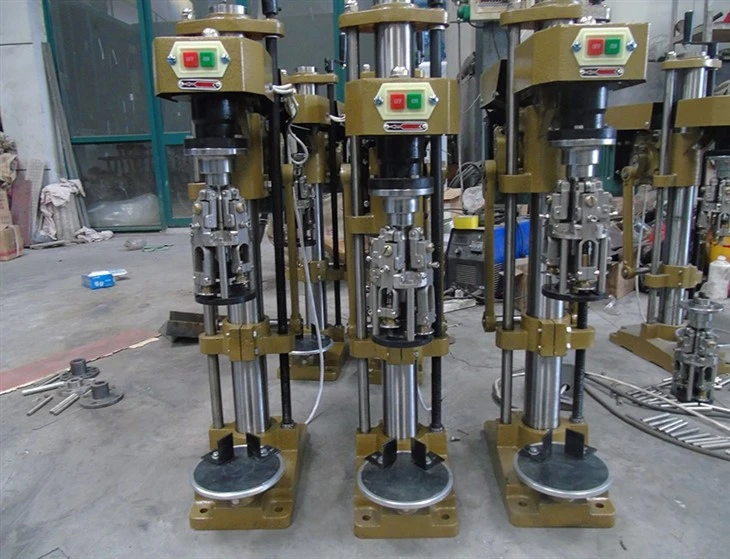 Semi-automatic Bottle Capping Machine